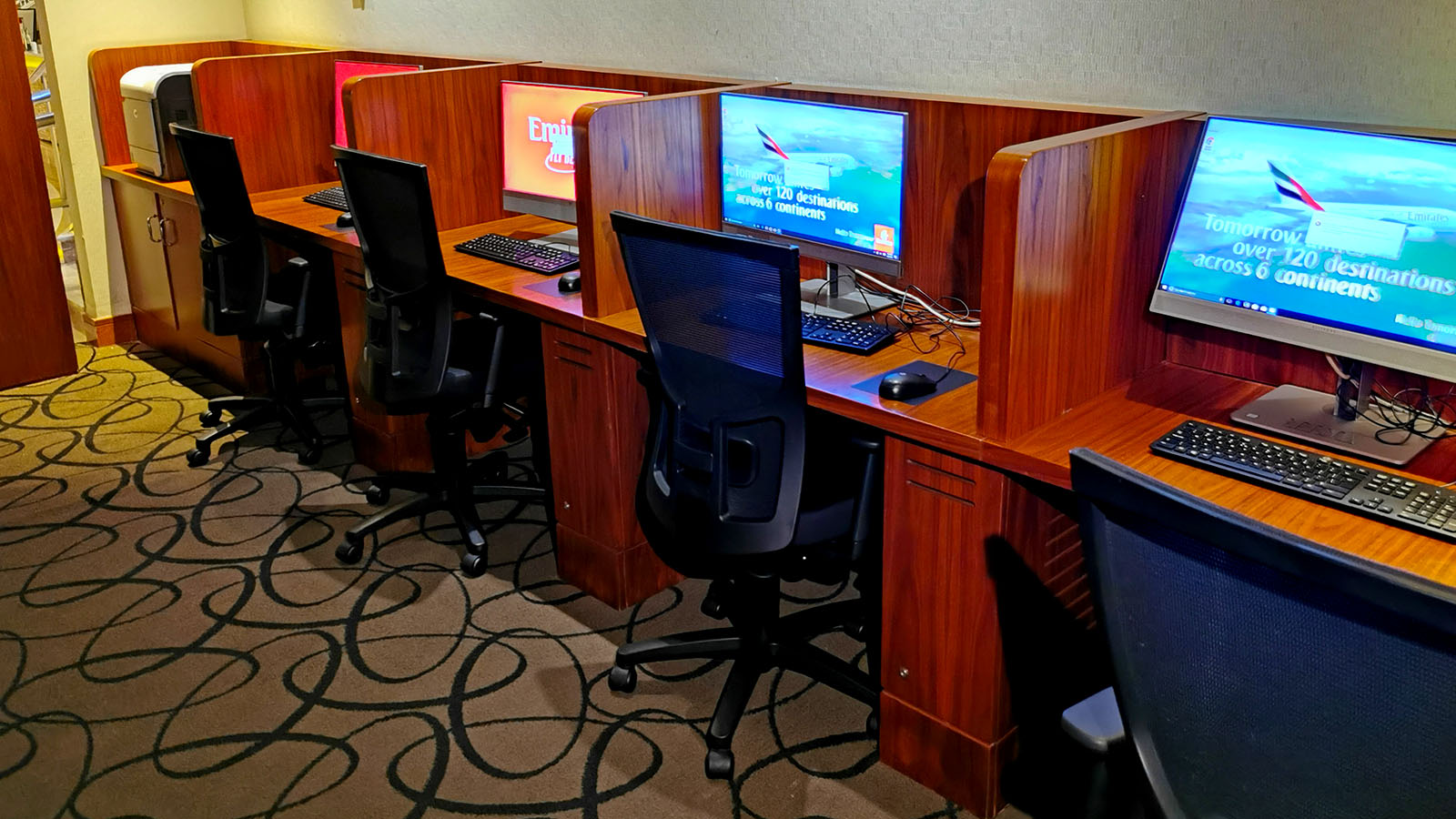 Workstations in the Emirates First Class Lounge, Dubai Concourse C