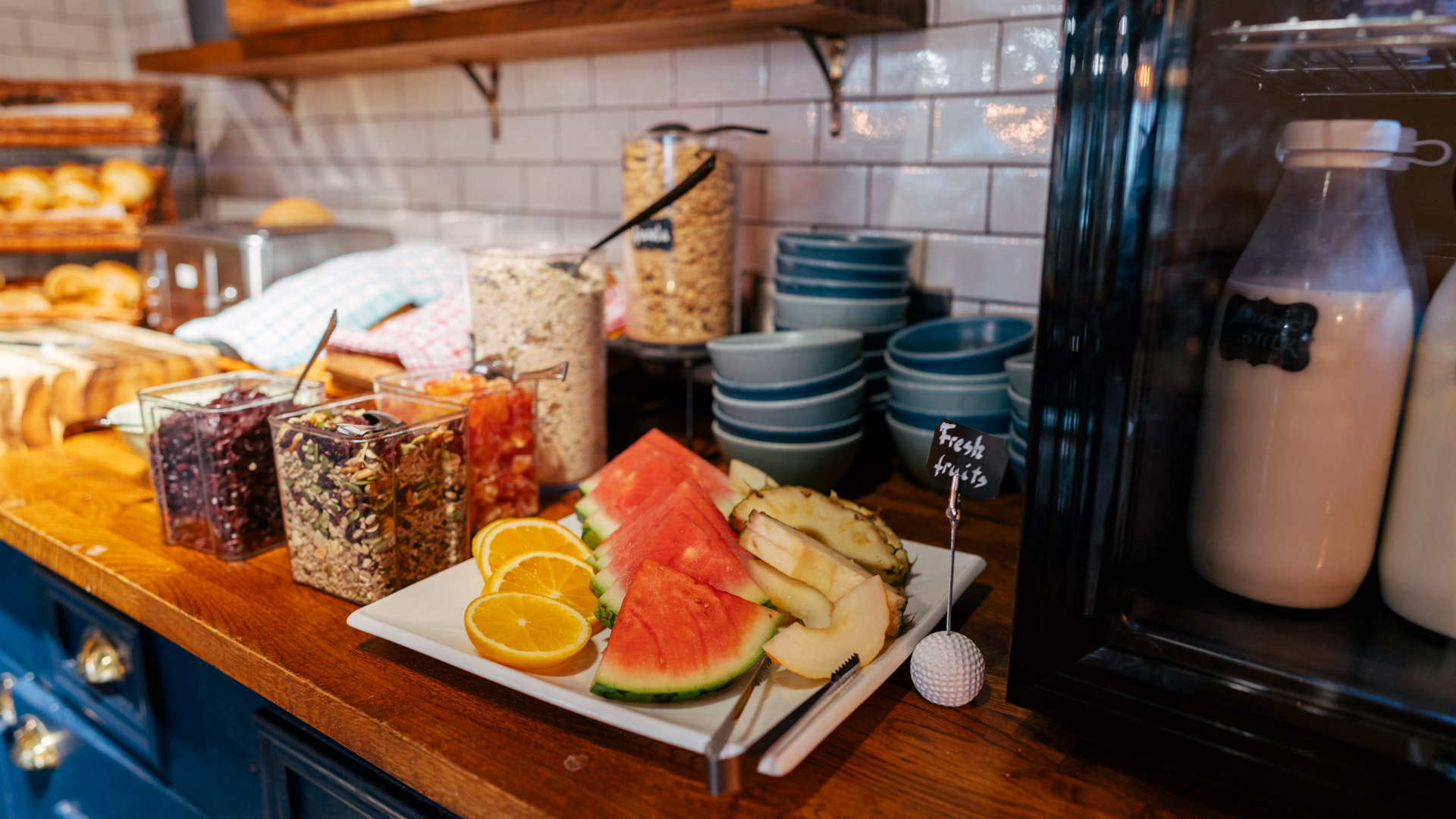 Hotel Indigo London Paddington buffet fruits