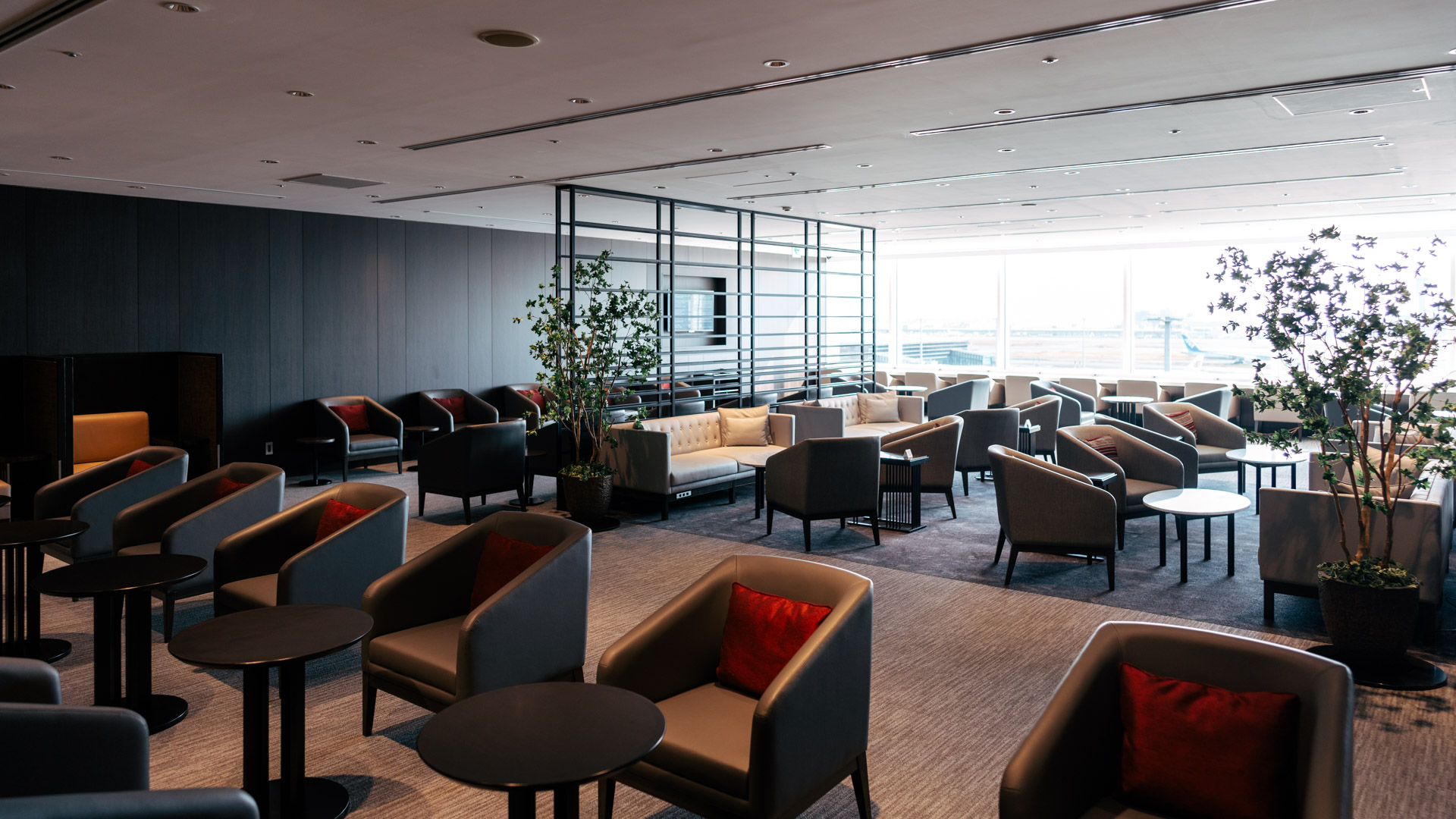 Japan Airlines First Class Lounge Tokyo Haneda JAL Salon