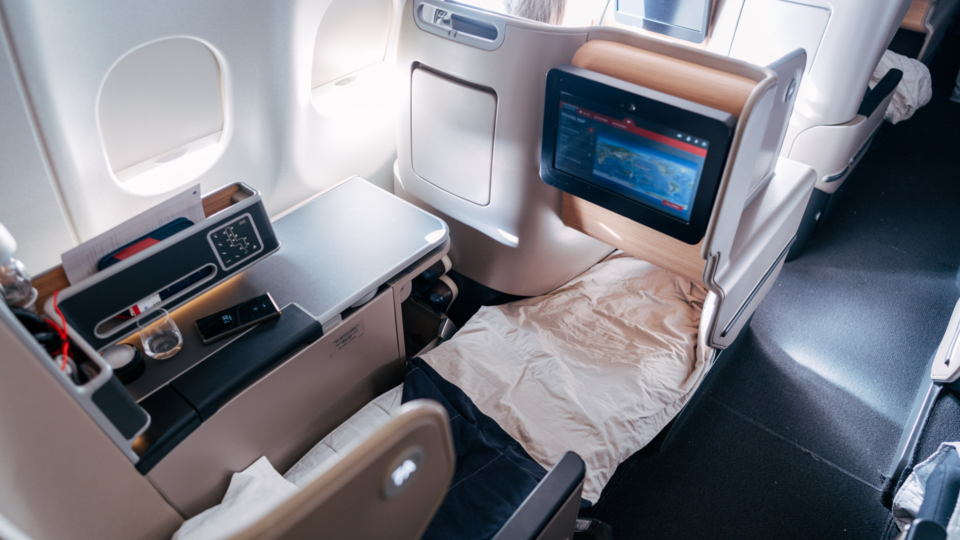 QF80 Business Class foot space