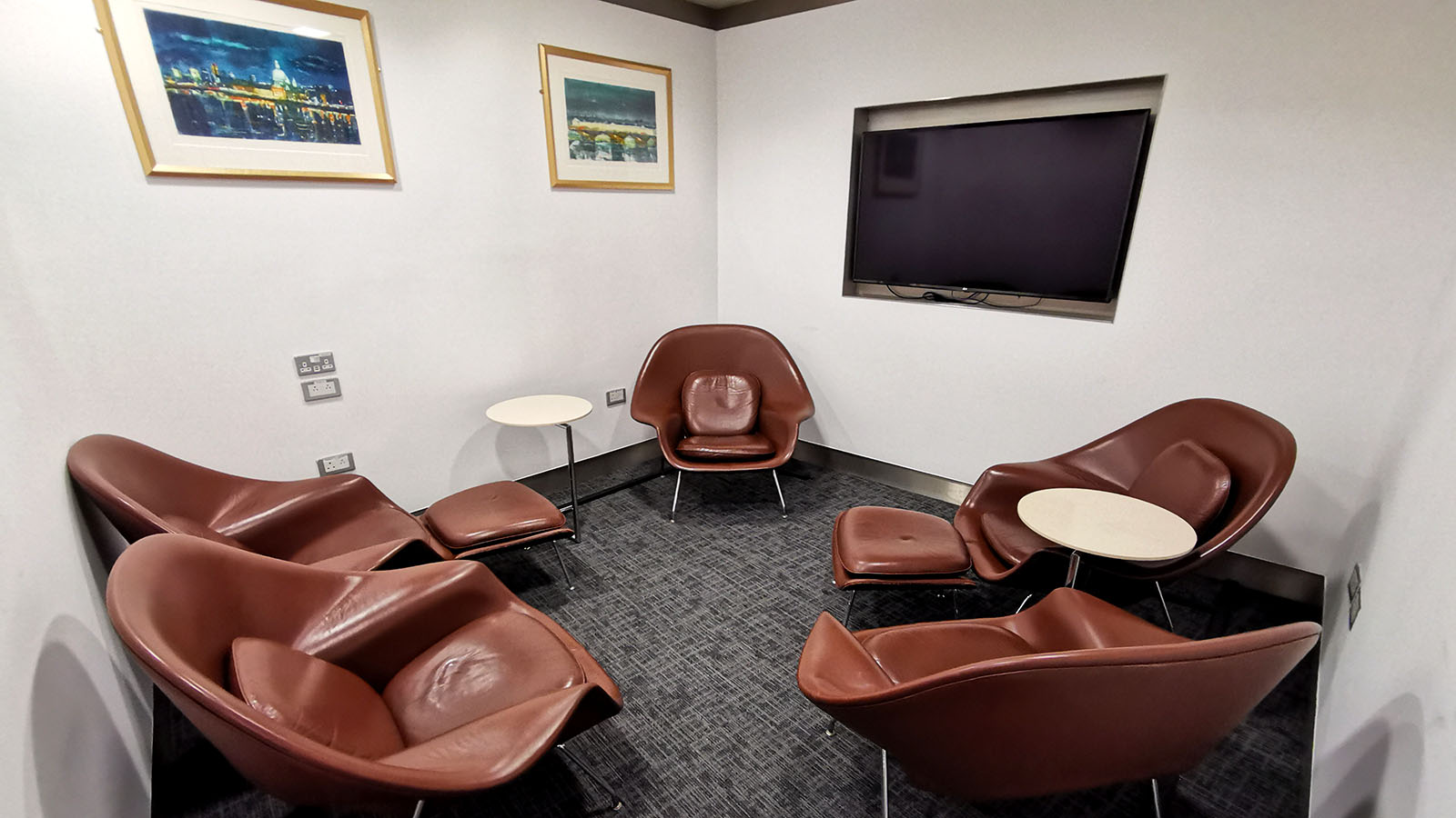 Meeting room in the American Airlines International First Class Lounge, London Heathrow
