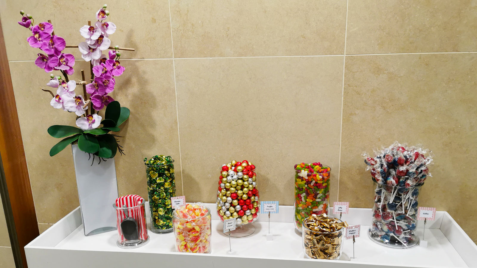 Lollies in the American Airlines International First Class Lounge, London Heathrow