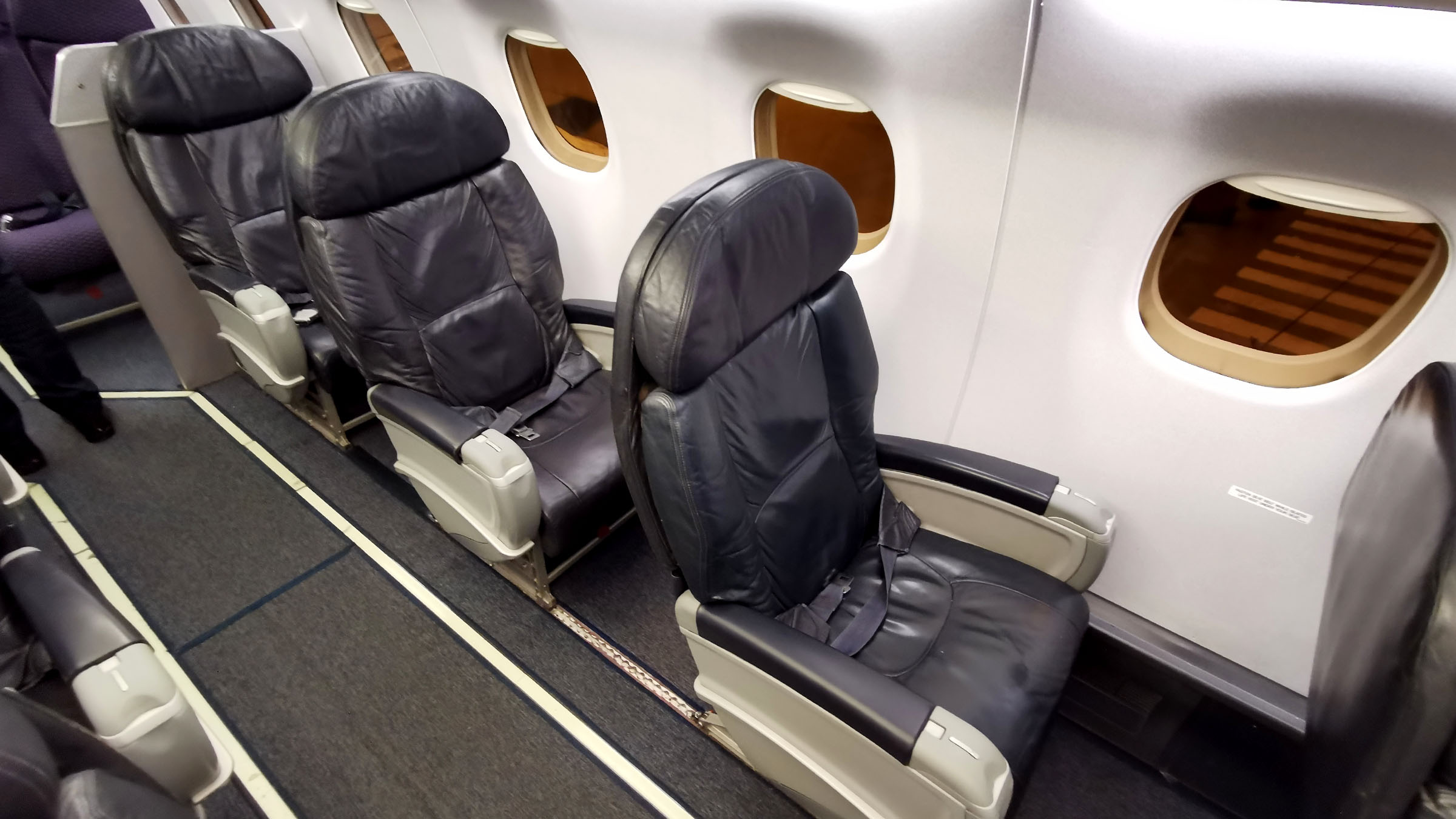 Cabin in QantasLink Embraer E190 Business