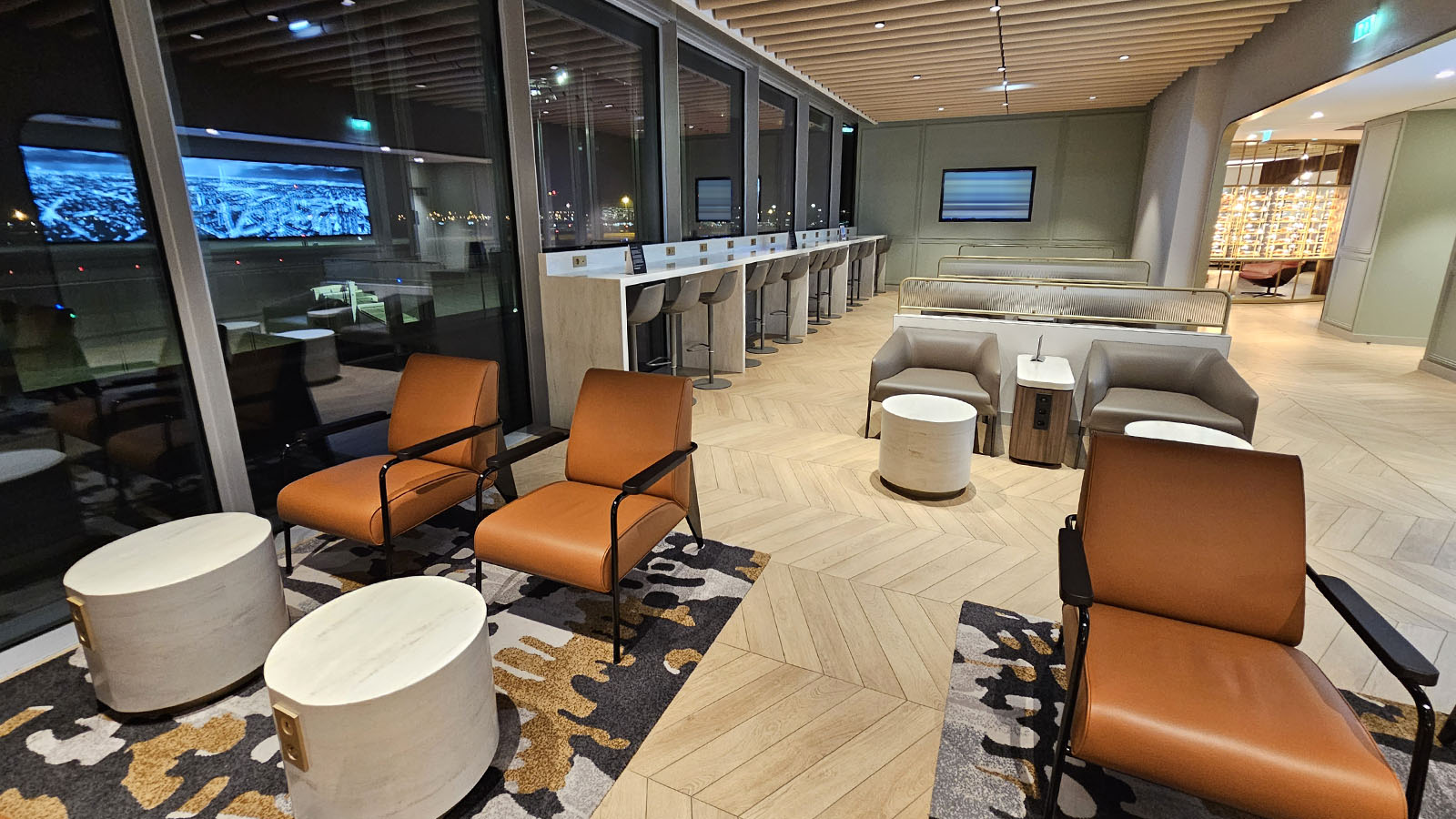 General seating in the Star Alliance Lounge, Paris