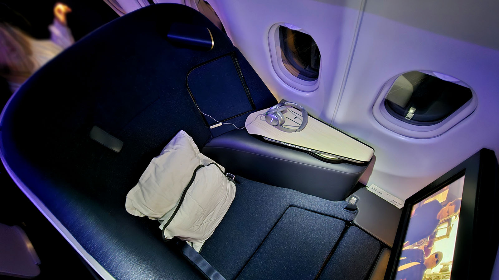 Leg rest up in Finnair Airbus A330 Business