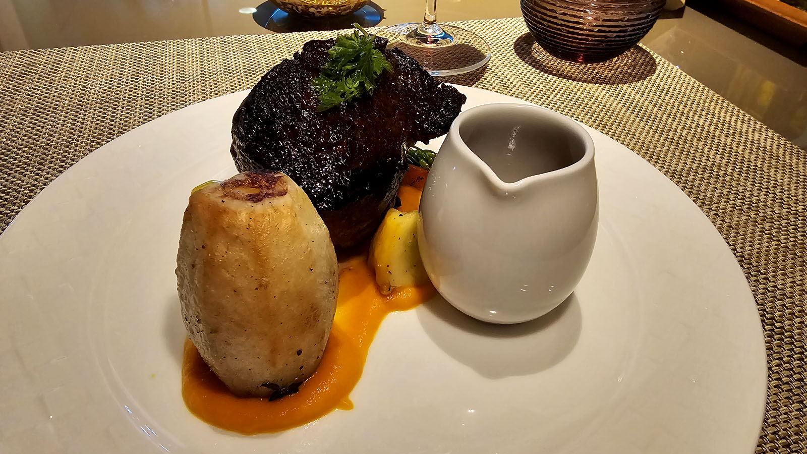 Dinner in the Qatar Airways Premium Lounge, Singapore