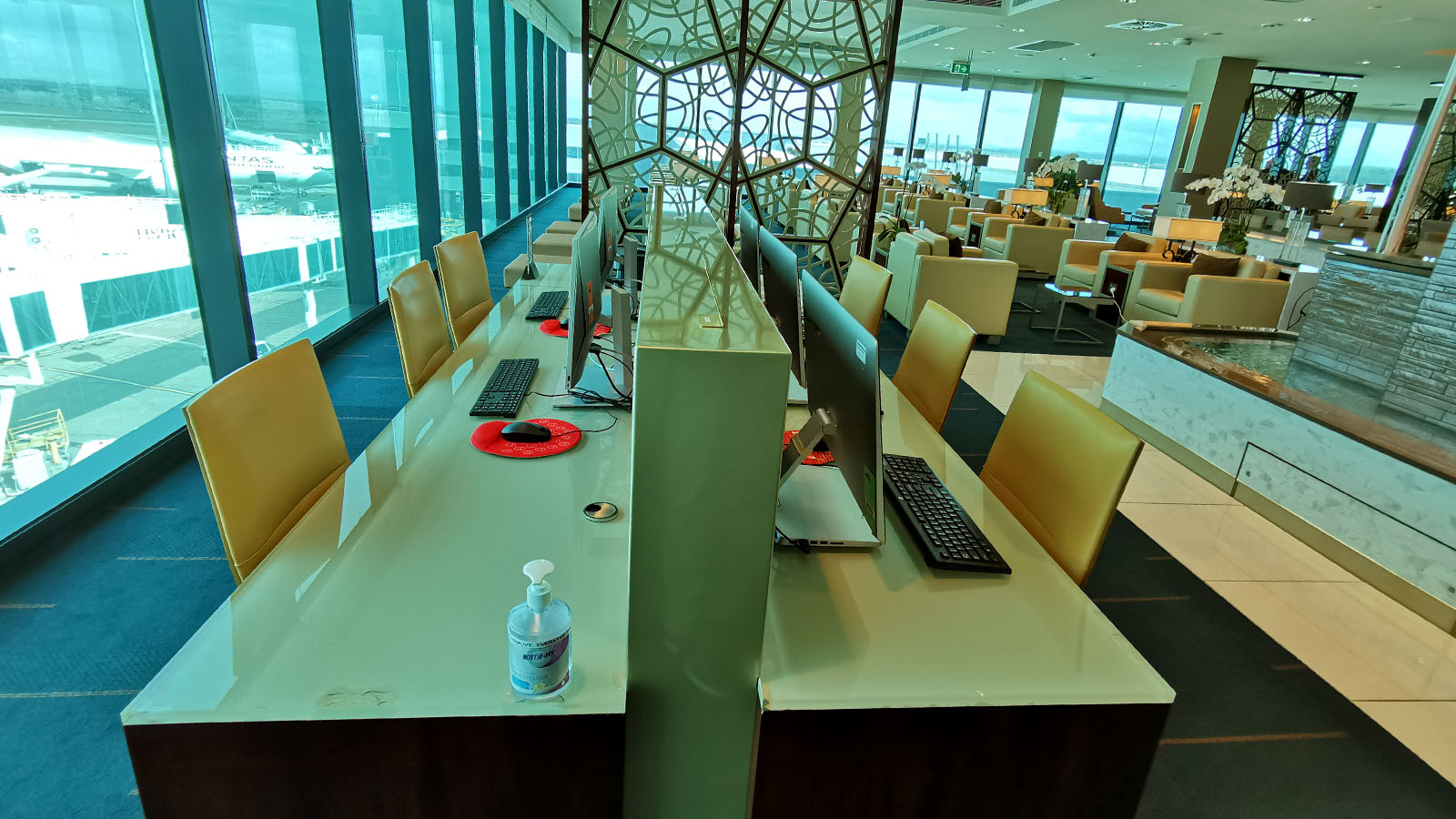 Work area in the Emirates Lounge, Melbourne