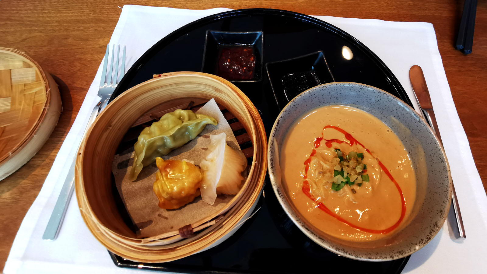 Dim sum and dan dan mien in the Cathay Pacific First Class Lounge, London Heathrow