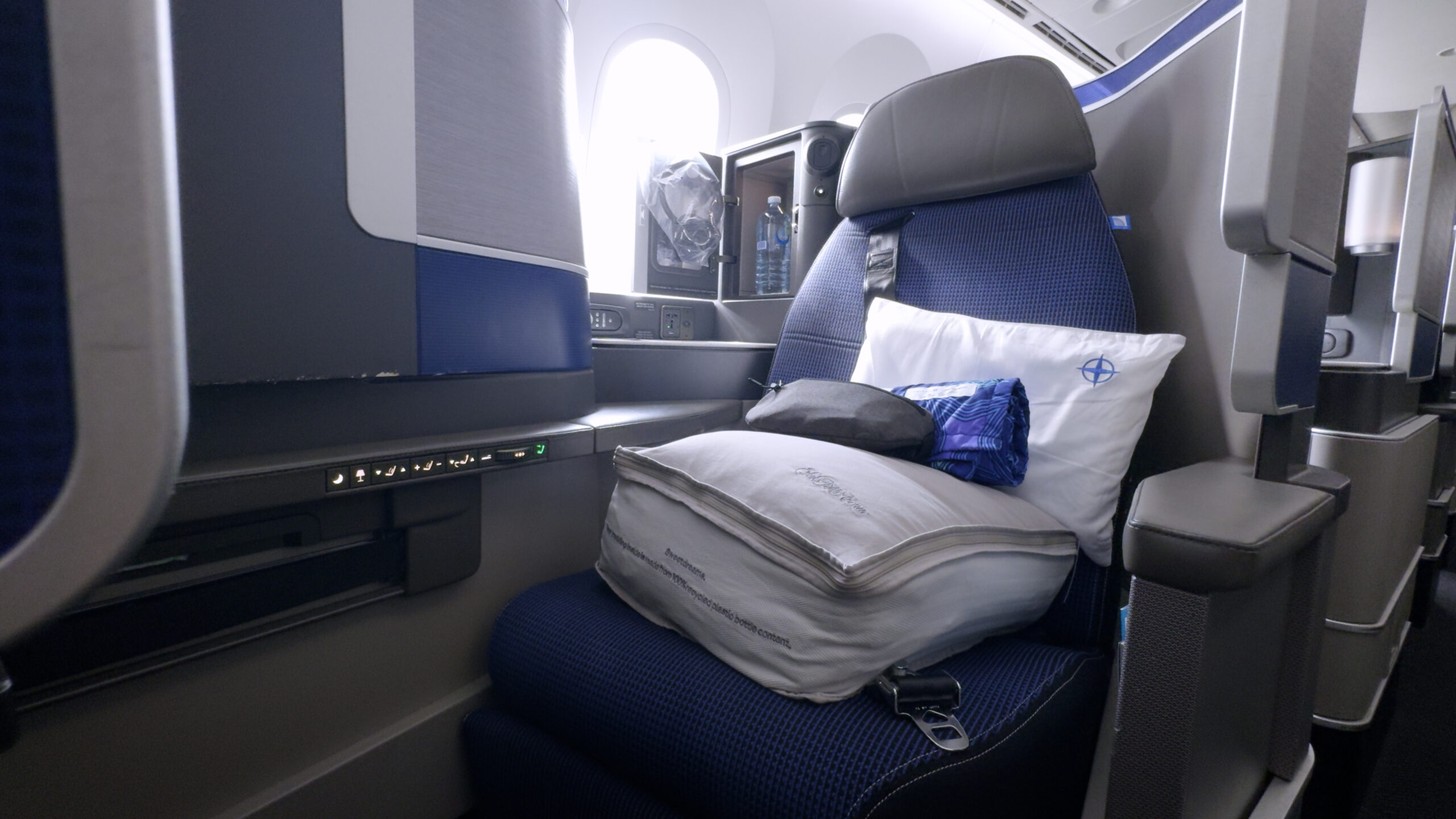 United Airlines Polaris Business Class Seat