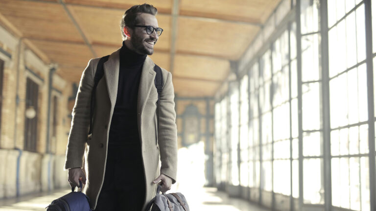 Get benefits on American Airlines and United Airlines