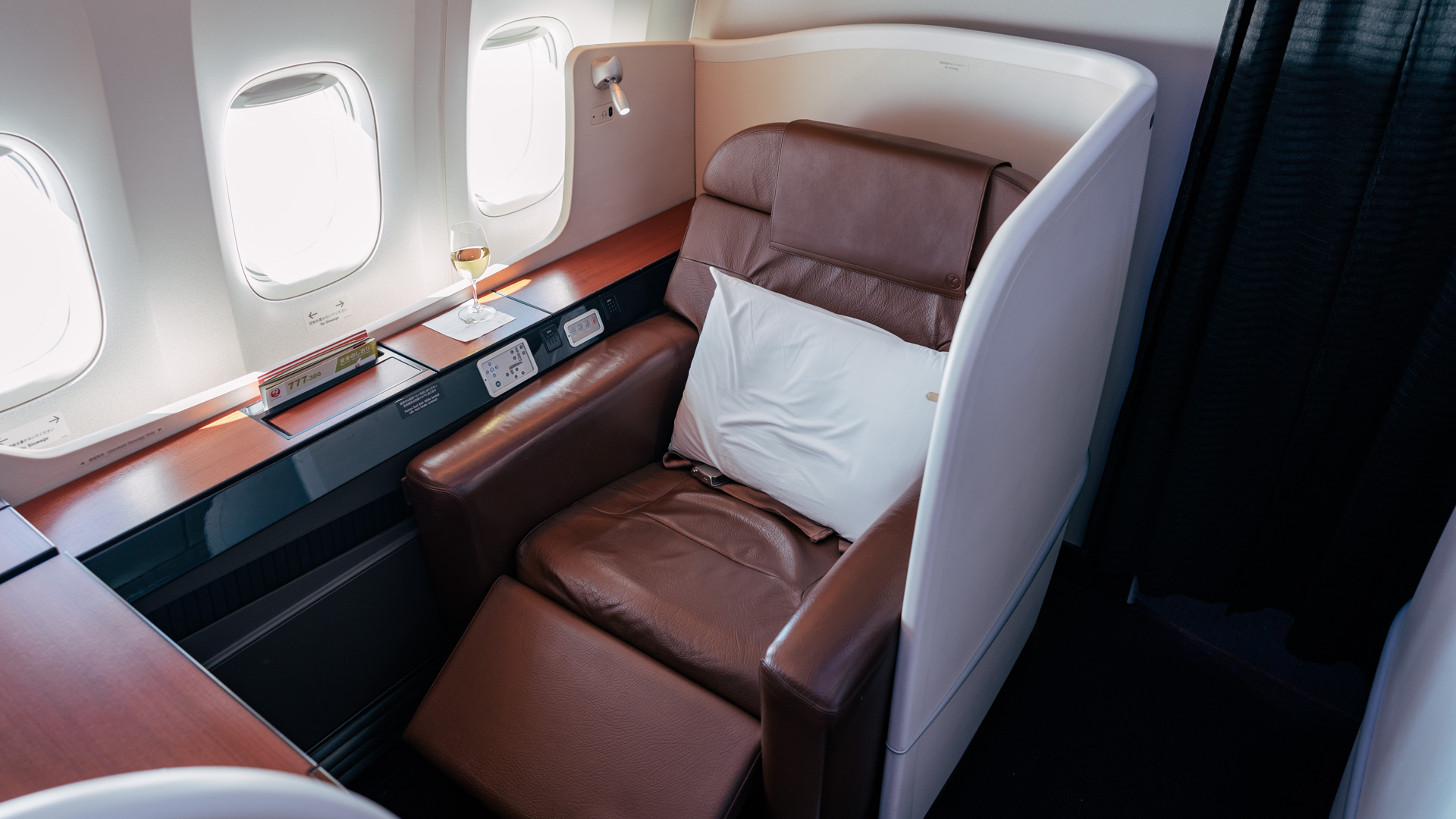 Japan Airlines Boeing 777 First Class legrest