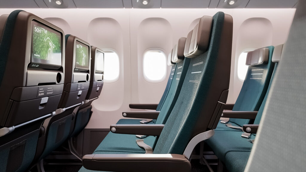 Cathay Pacific reveals new Boeing 777 Business Class Aria Suite - Point ...