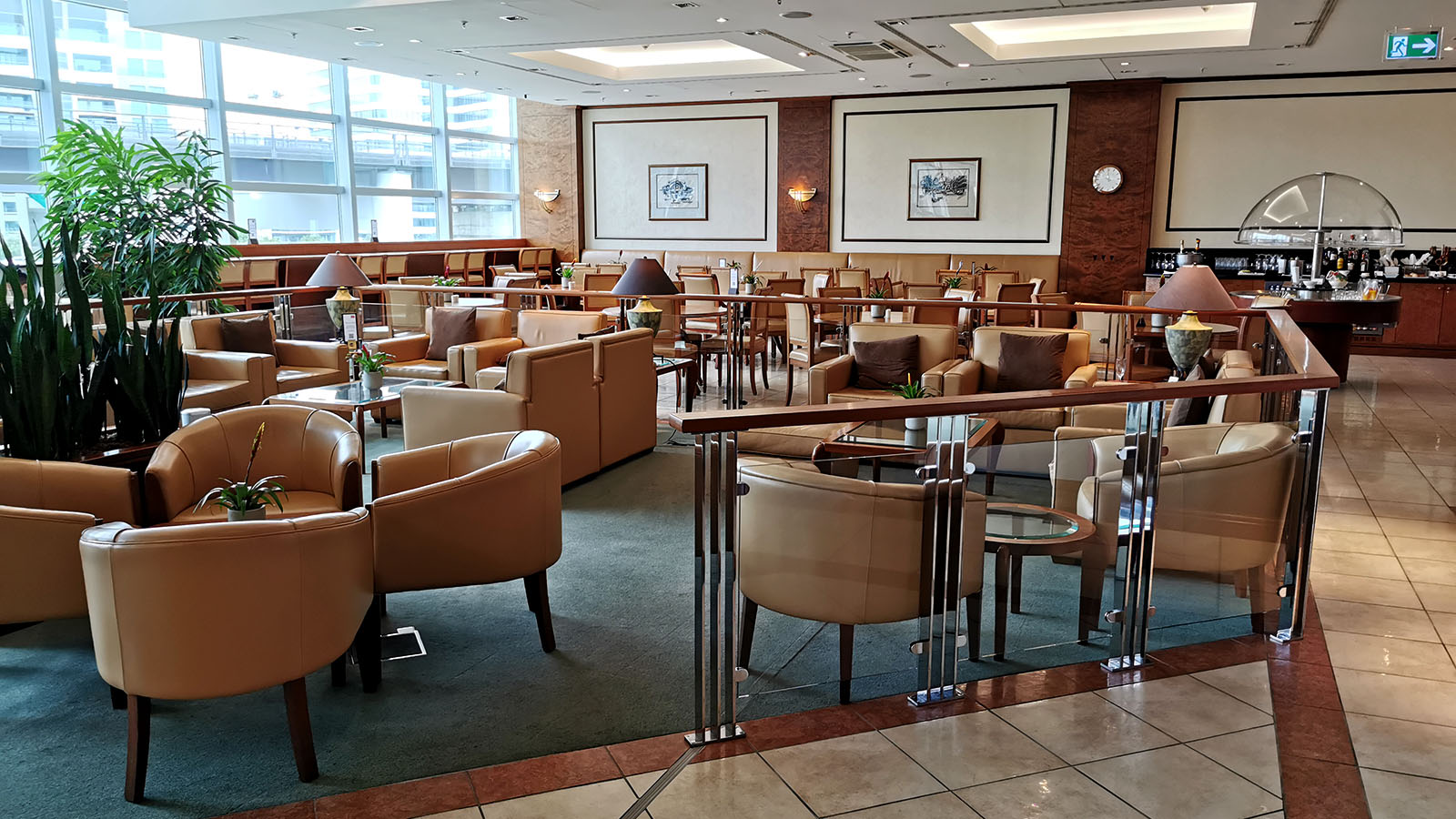 Tables and chairs in the Emirates Lounge, Frankfurt