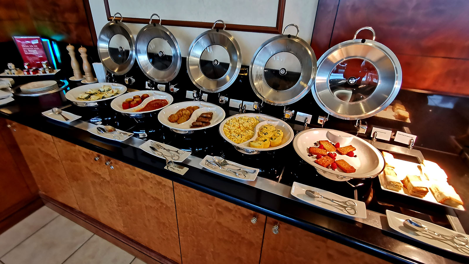 Breakfast spread in the Emirates Lounge, Frankfurt