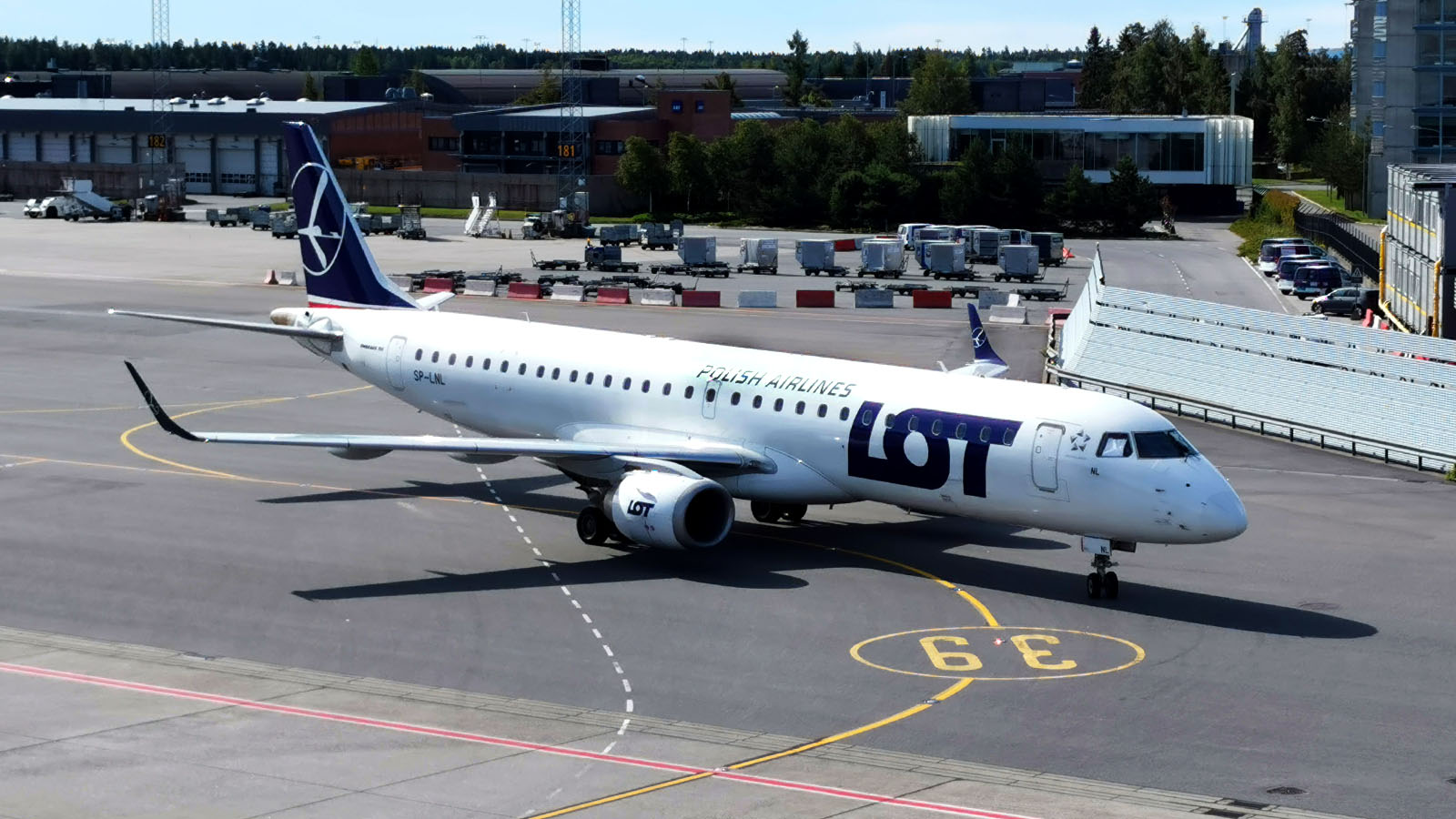 Exterior of LOT Polish Airlines Embraer E195
