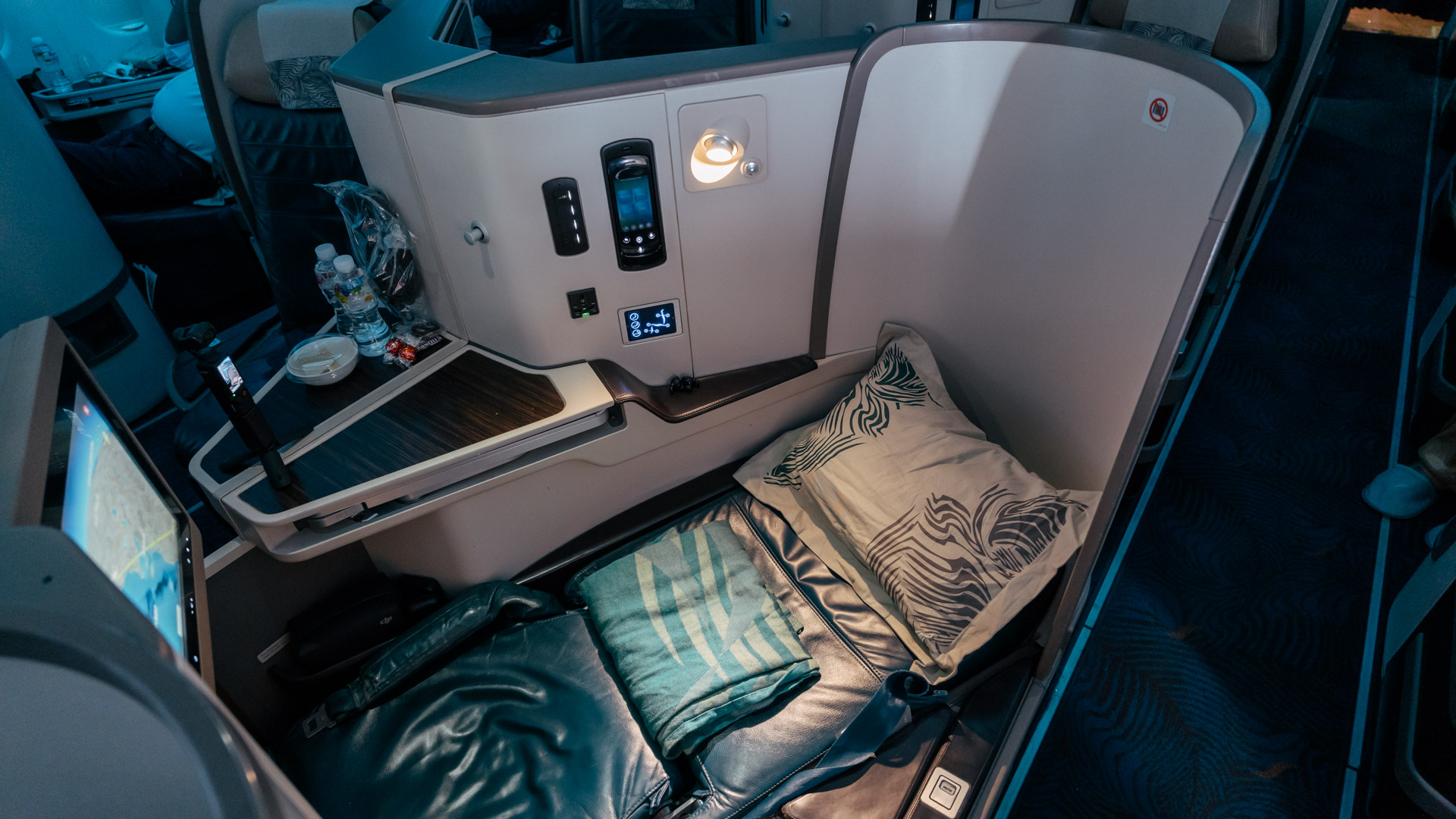SriLankan Airbus A330 Business Class bed