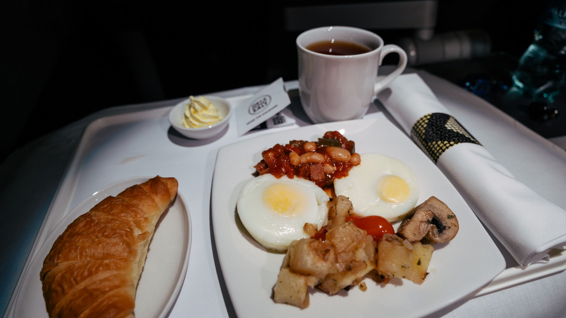 South African Airways A340 breakfast