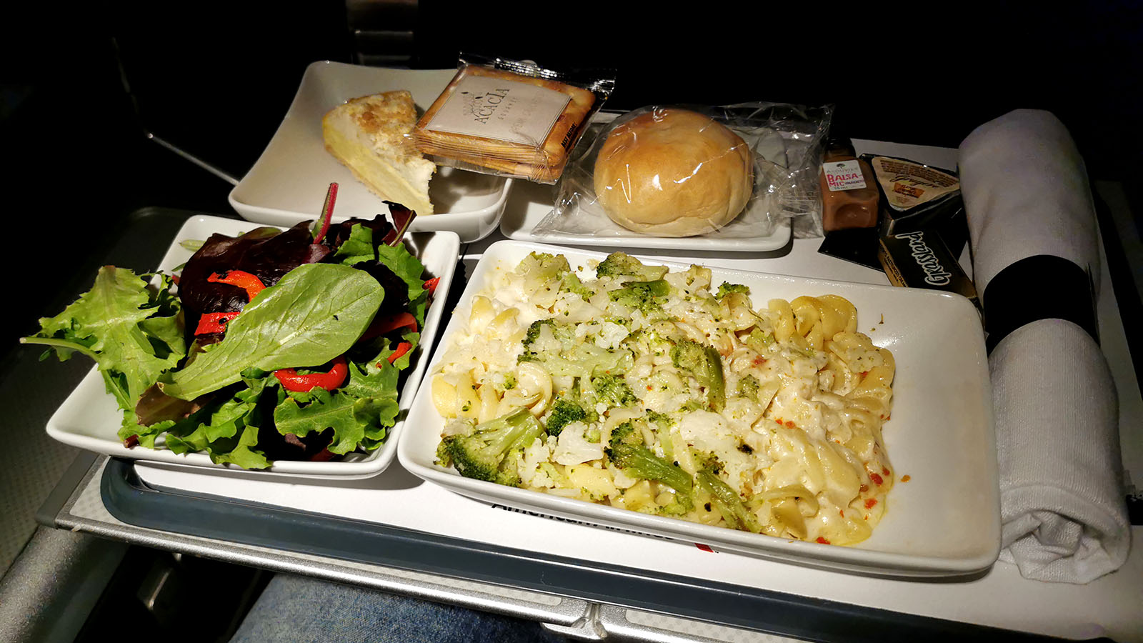 Meal in American Airlines Premium Economy