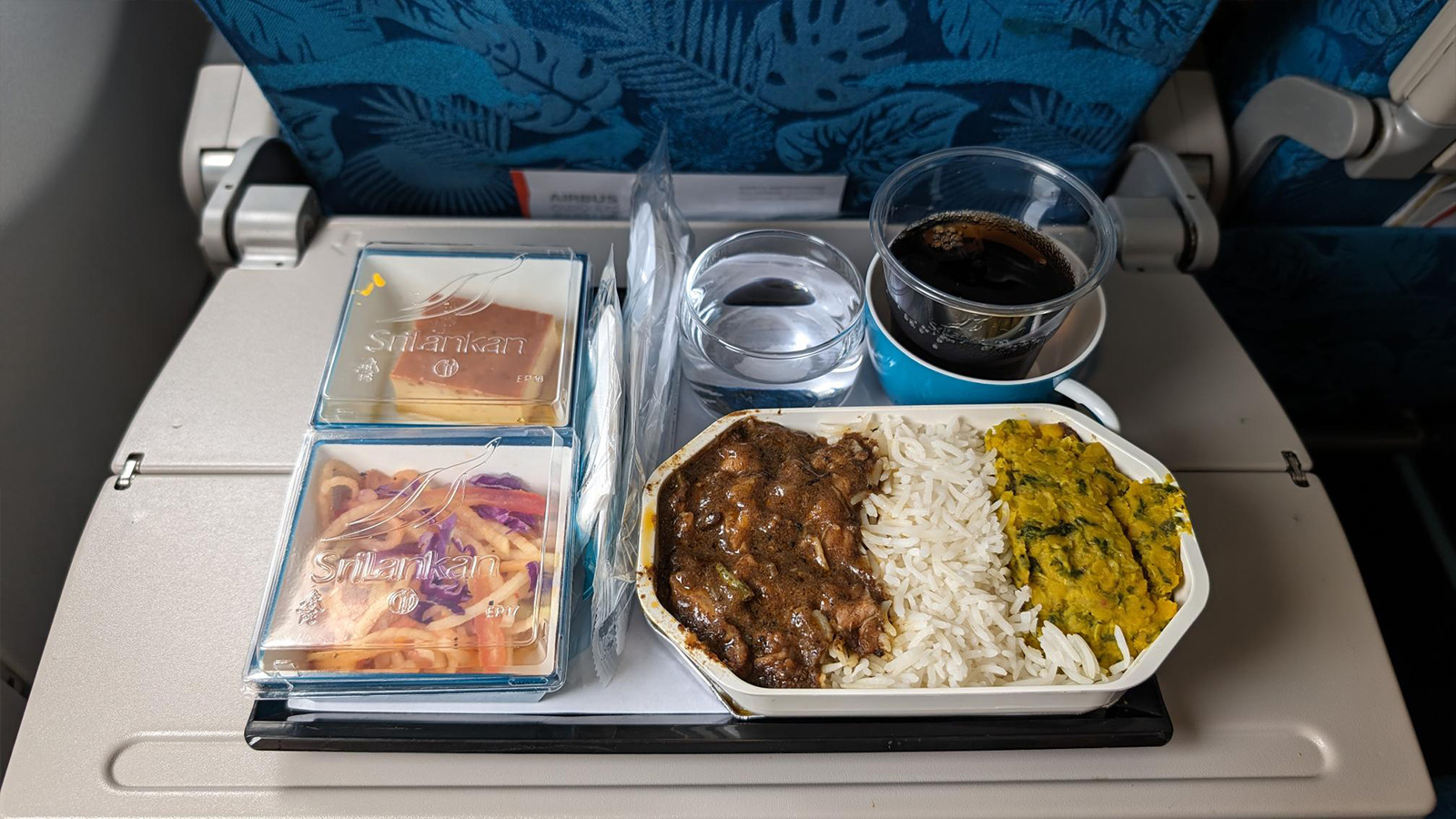 Lunch on SriLankan Airlines Economy CMB-SIN