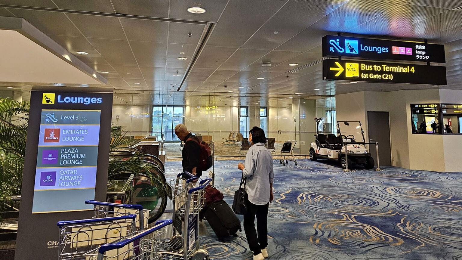 Review: Qatar Airways Premium Lounge, Singapore - Point Hacks