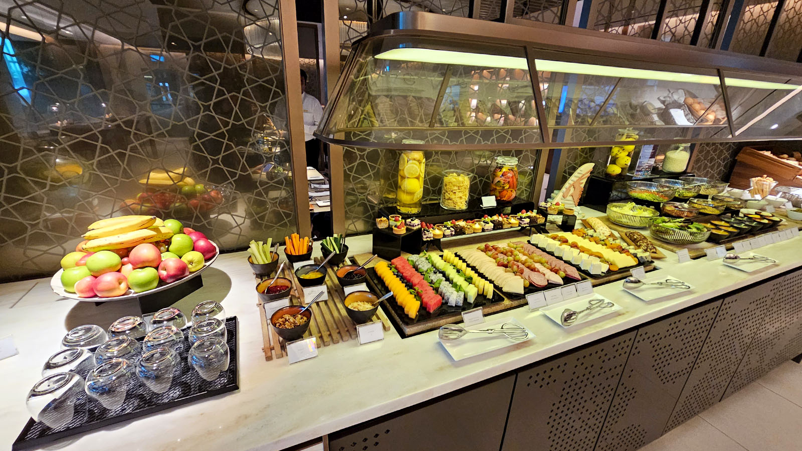 Food in the Qatar Airways Premium Lounge, Singapore