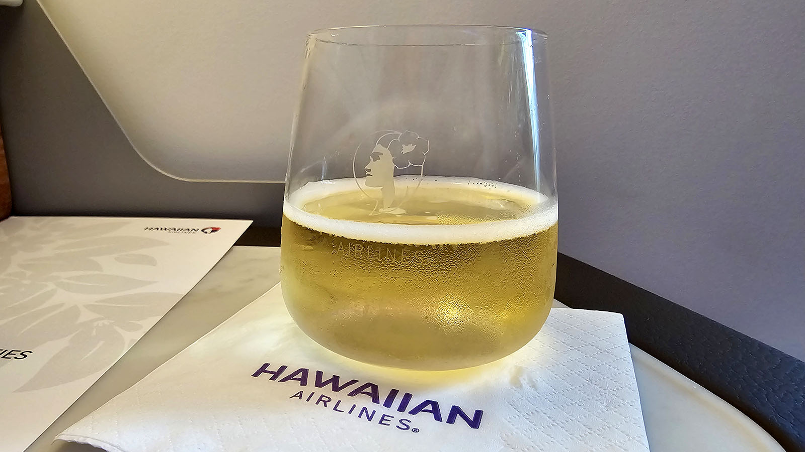 Bubbles in Hawaiian Airlines Leihōkū Suites