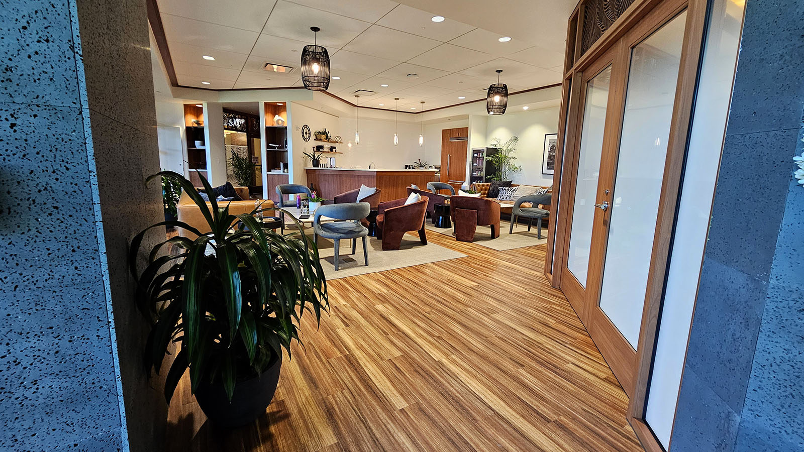 Inside Hawaiian Airlines' private lounge