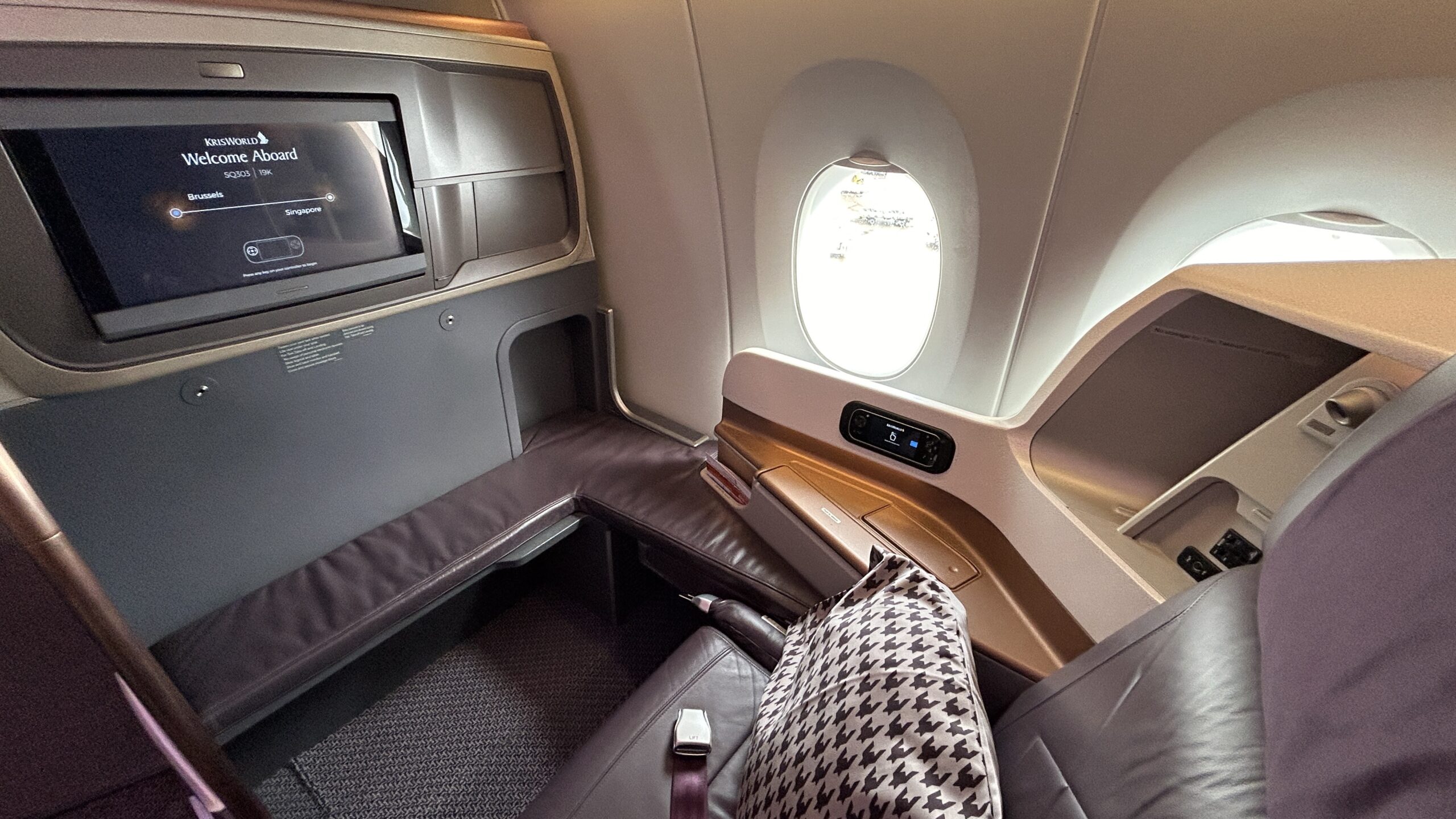 Singapore Airlines A350 Business Class Singapore to Brussels Window Suite View Point Hacks by Daniel Sciberras