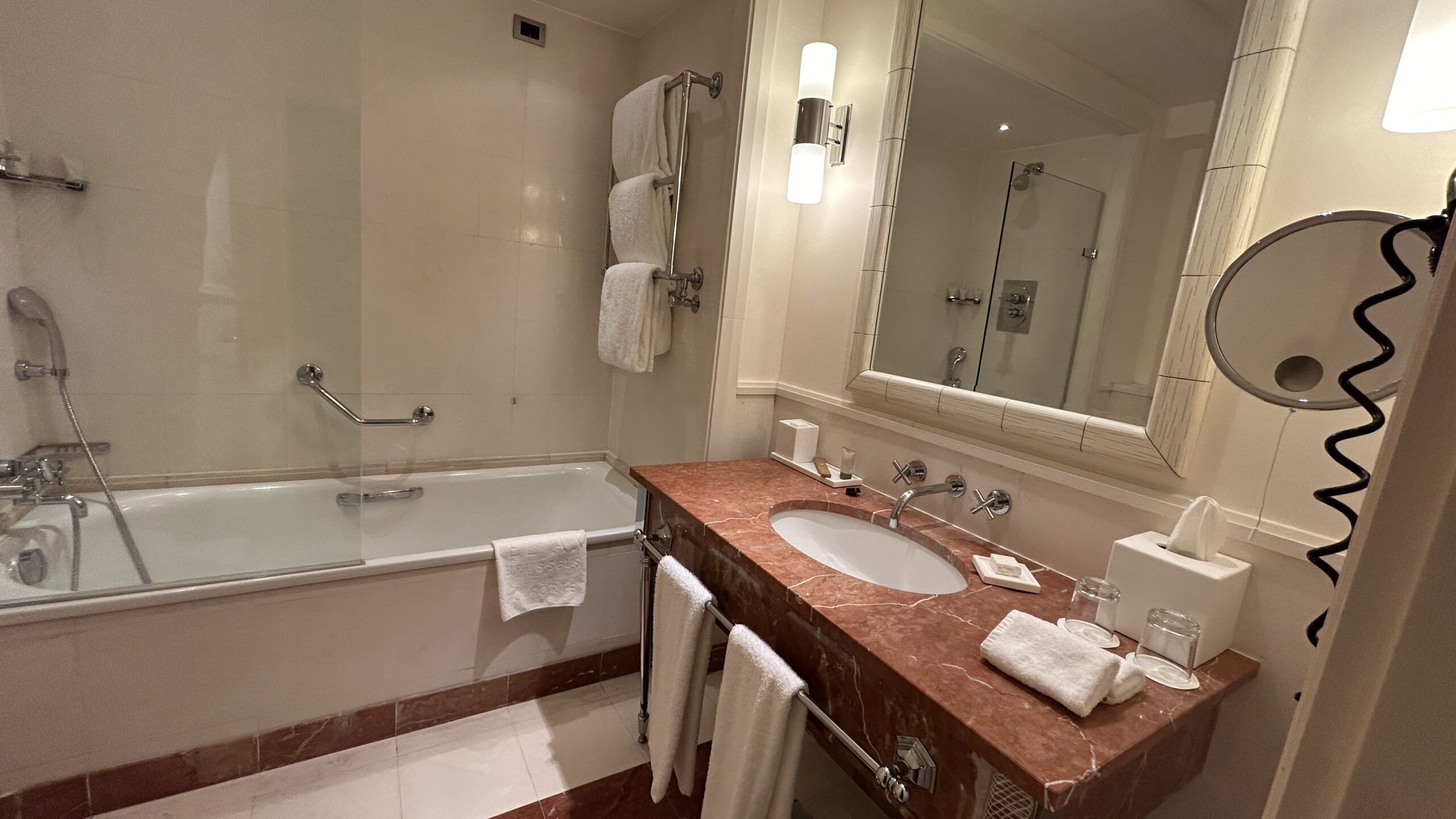 Amigo Hotelreidenbacher Hof Standard Room Bathroom Point Hacks by Daniel Sciberras