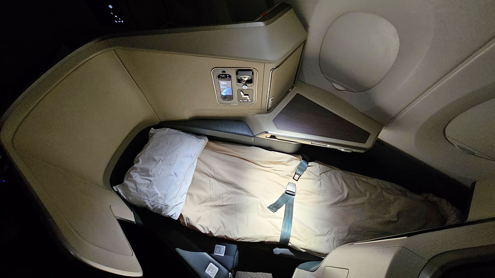 Sleep in Cathay Pacific Airbus A350 Business Class