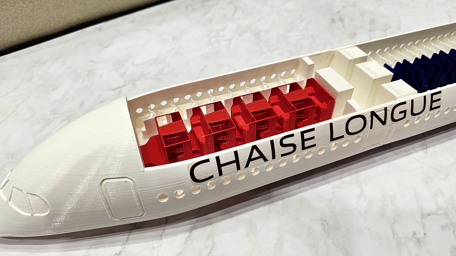 Chaise Longue's upstairs/downstairs cabin model aircaft