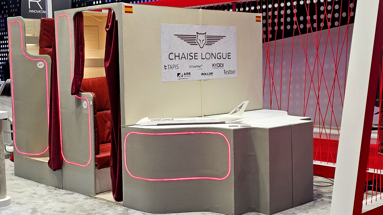 Chaise Longue's upstairs/downstairs cabin concept