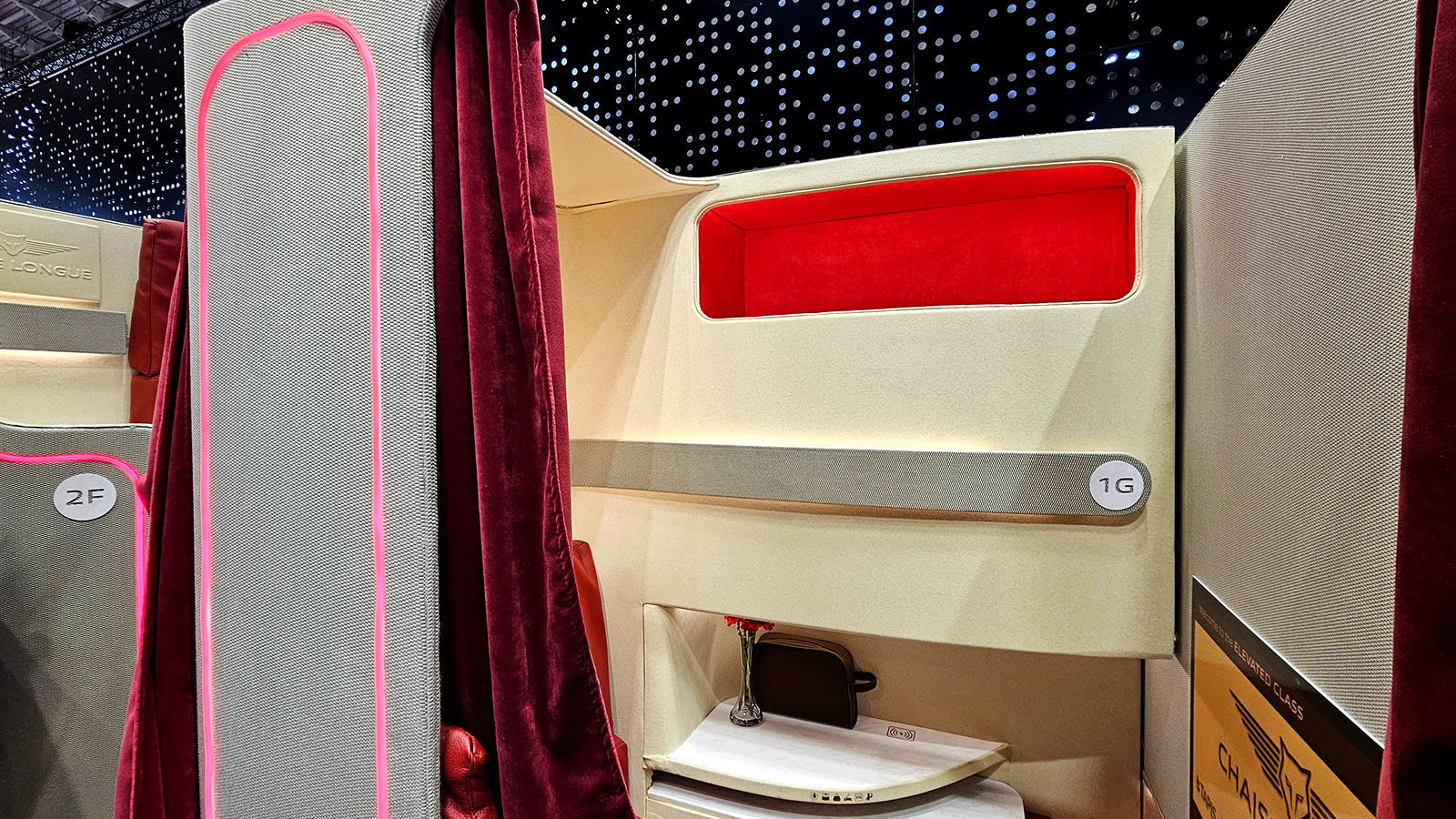 Business Class in Chaise Longue's upstairs/downstairs cabin concept