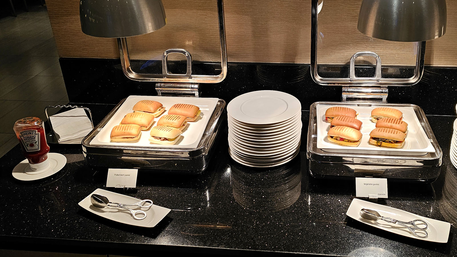 Toasties in the Emirates Business Class Lounge, Dubai T3 Concourse C