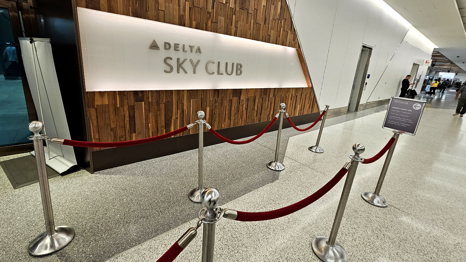 Line for the Delta Sky Club, LAX T3