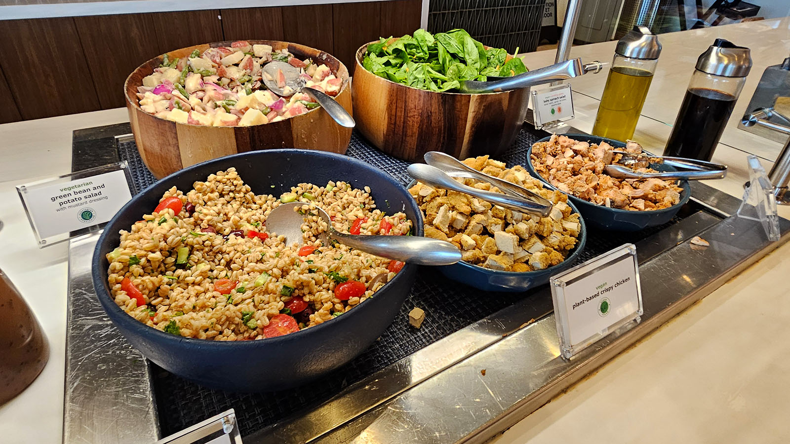 Fresh food at the Delta Sky Club, LAX T3