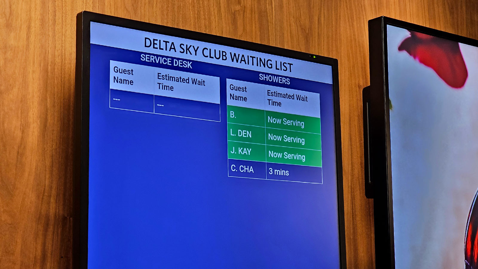 Queue system at the Delta Sky Club, LAX T3