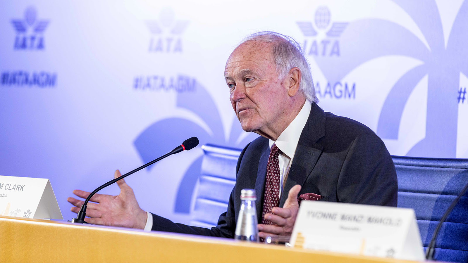 Sir Tim Clark / Emirates not threatened by single-aisle aircraft