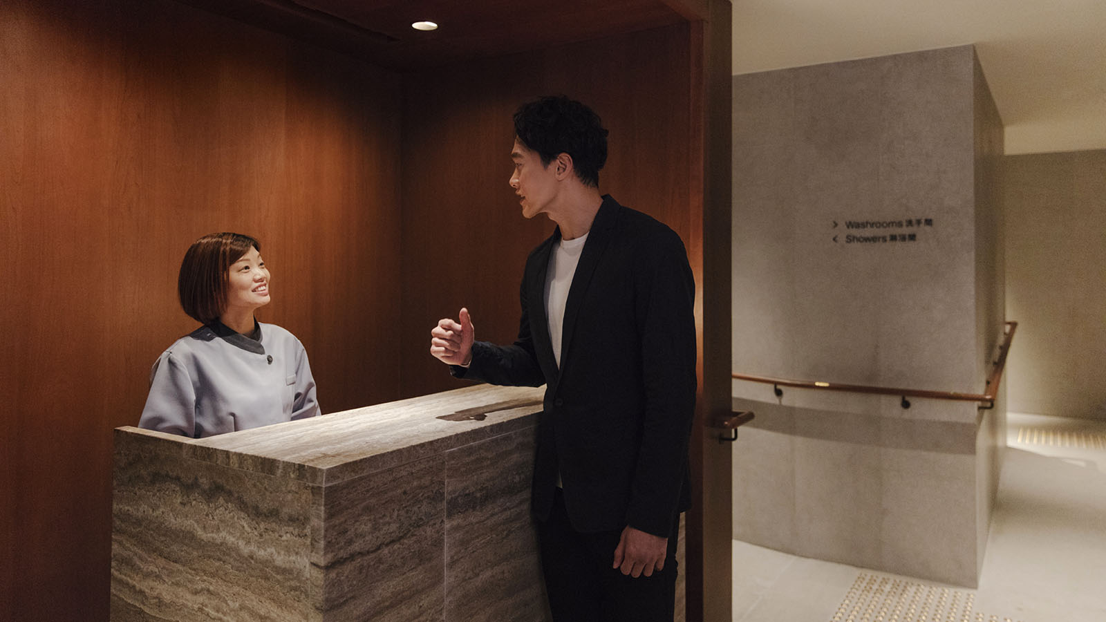 Shower suites in Cathay Pacific's The Deck lounge