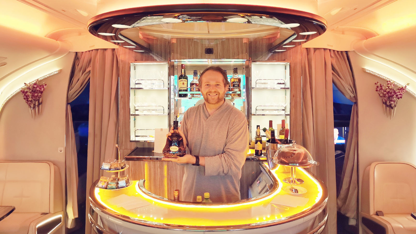 Chris Chamberlin in the Emirates A380 onboard lounge