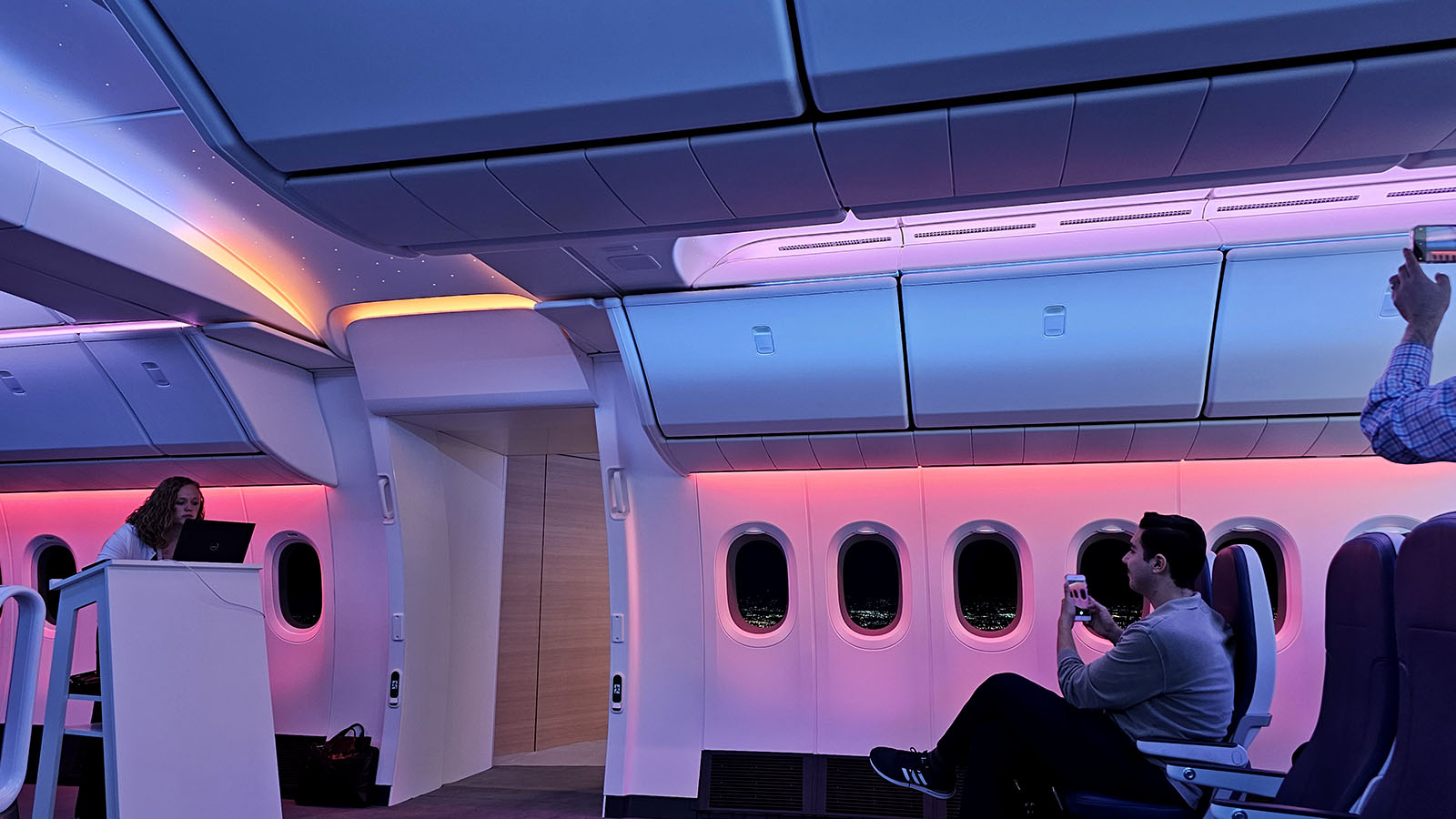 Mixed lights on the Boeing 777X