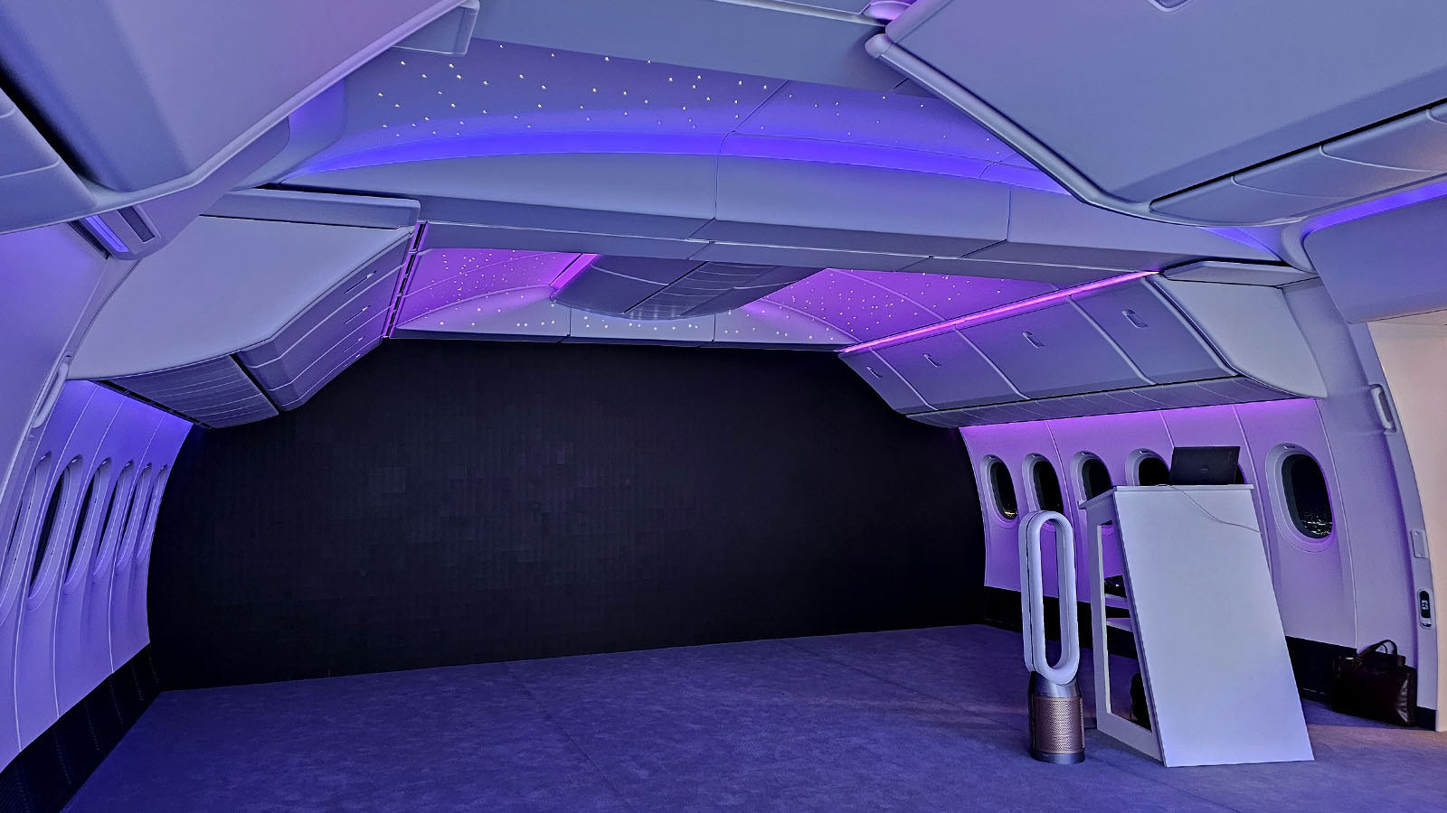 Purple lighting on the Boeing 777X