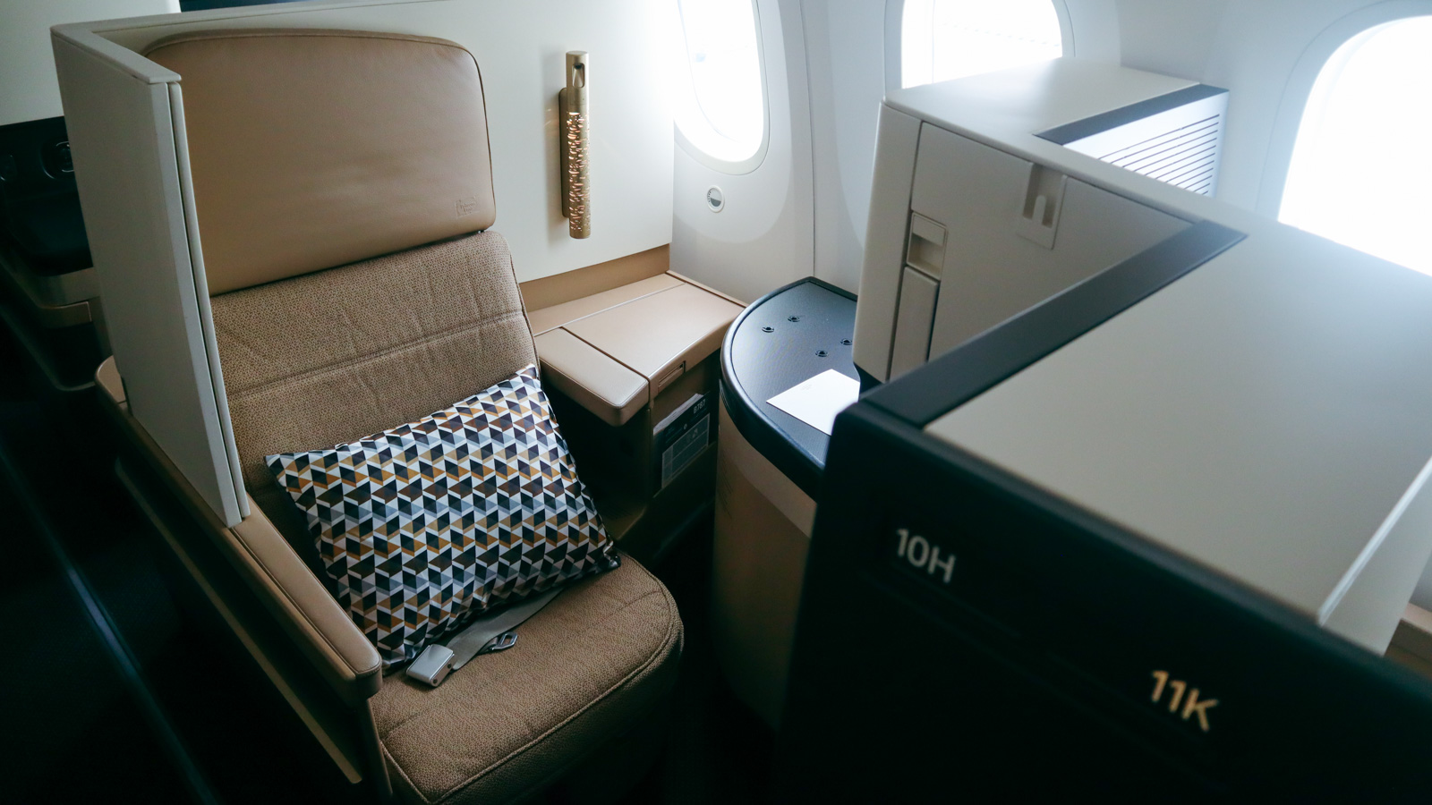 Etihad Airways Boeing 787 Dreamliner Business Class seat AUH-IST