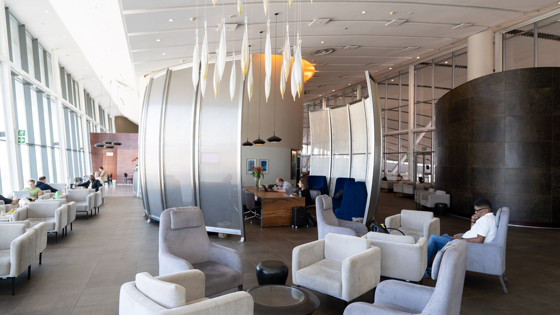 SAA Cape Town Lounge ambience