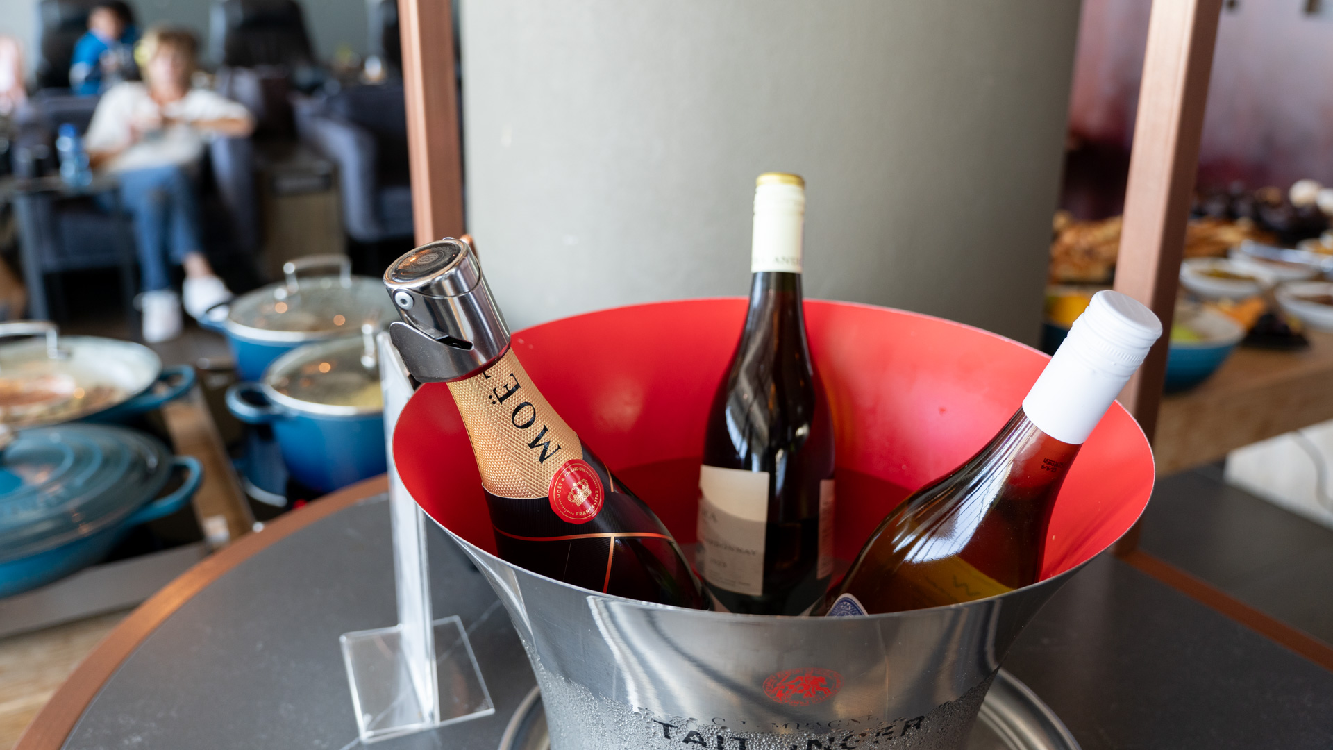 SAA Cape Town Lounge Platinum Champagne