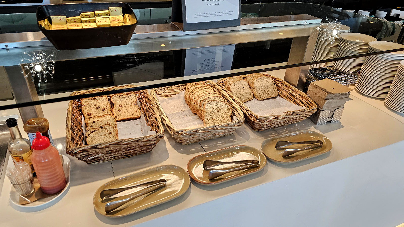 Toasties in the Qantas Domestic Business Lounge, Canberra