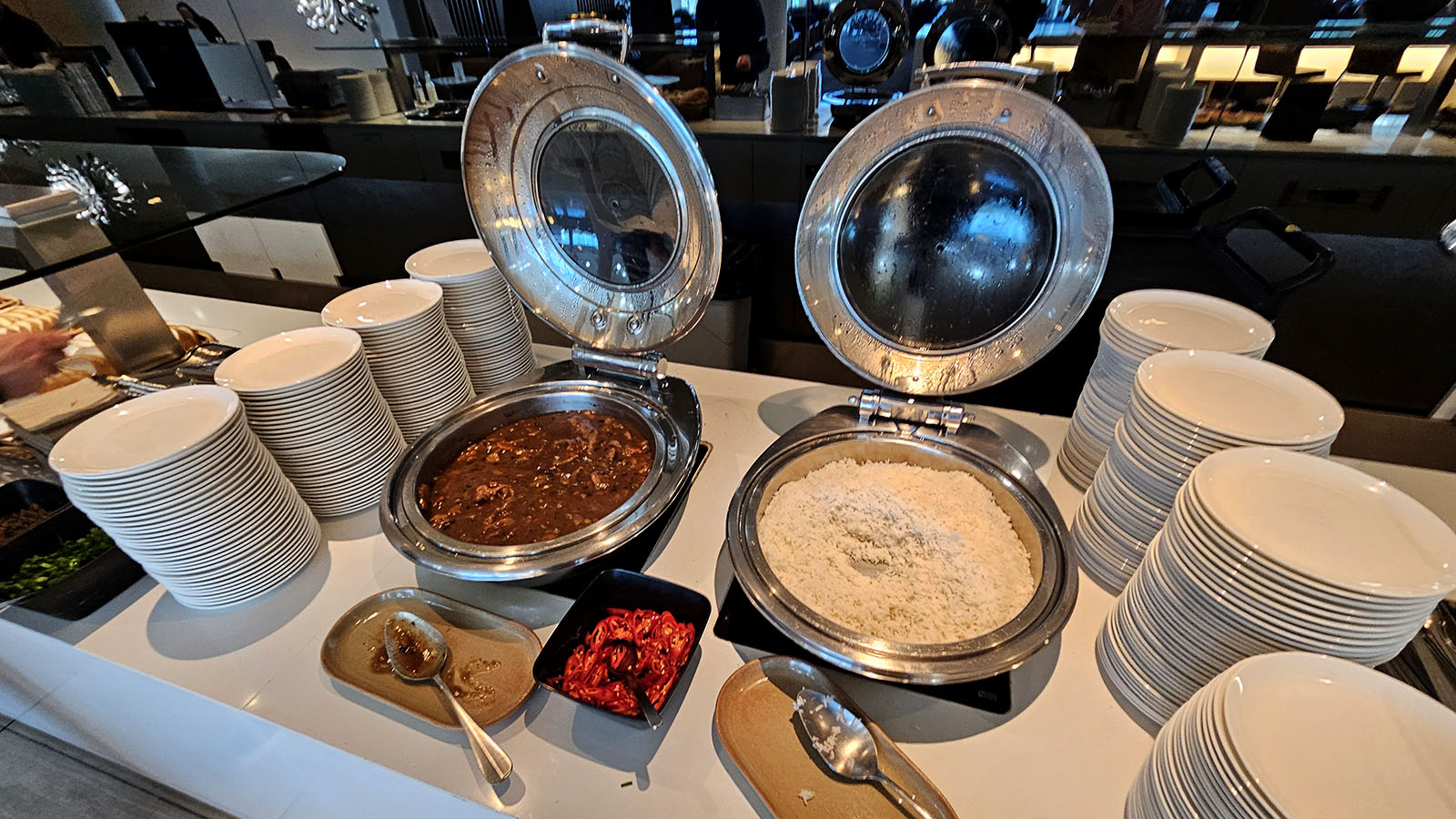 Hot lunch in the Qantas Domestic Business Lounge, Canberra