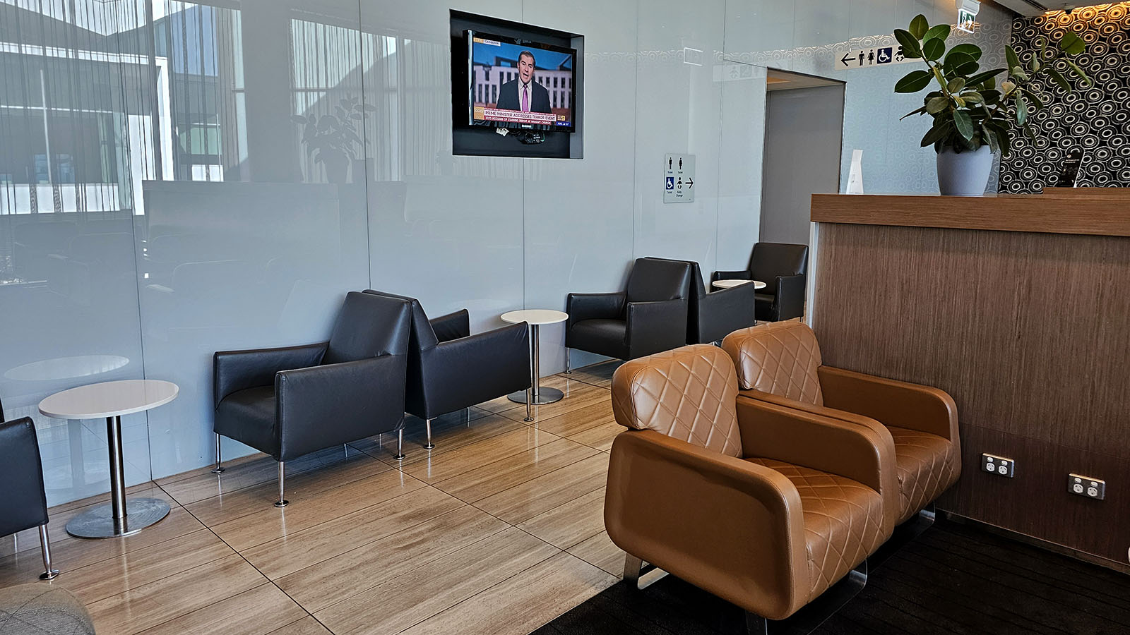 Television in the Qantas Domestic Business Lounge, Canberra