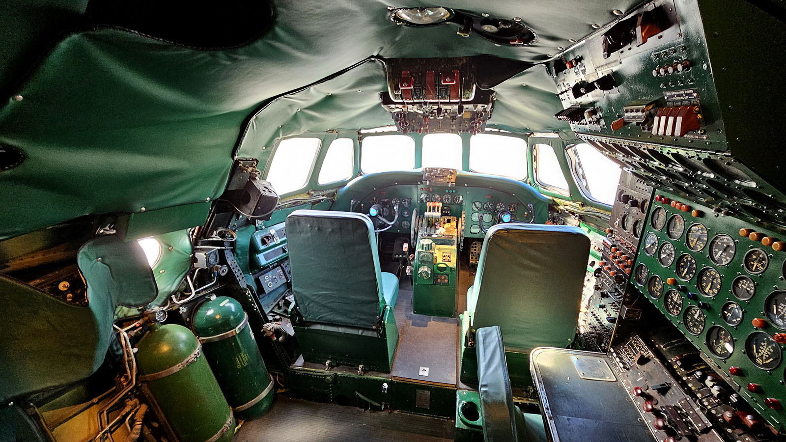 Flight deck in Connie at the TWA Hotel