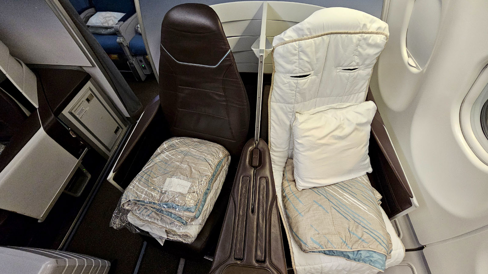 Cabin in Hawaiian Airlines Business Class